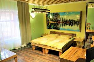 Мини-отель Отдых в Браславе Браслав Трехместный номер с собственной ванной комнатой-13